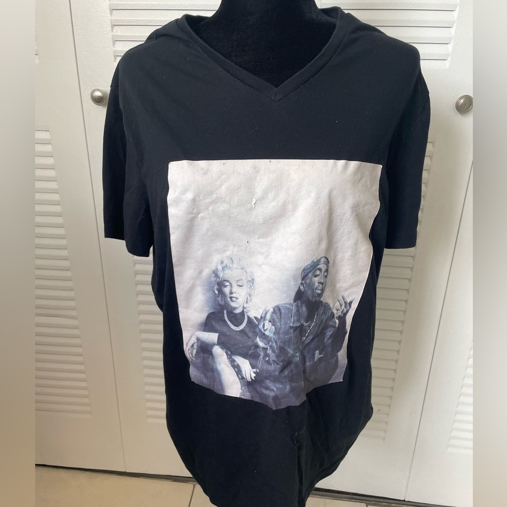 Marilyn Monroe and Tupac VNECK Tshirt 5 for $25 🤍💚